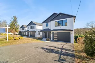 19 Mountain Ave, Mahwah, NJ 07430 - Photo 22