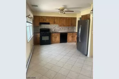 18 Rosengren Ave, Totowa, NJ 07512 - Photo 6