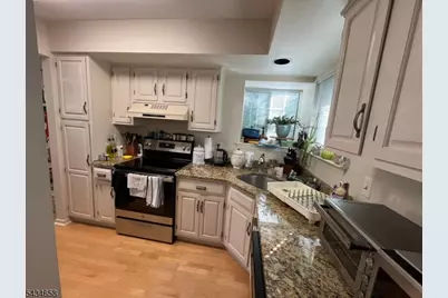 64 Sage Court, Bedminster Township, NJ 07921 - Photo 2