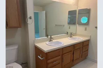 9 Evans Court, Bedminster Township, NJ 07921 - Photo 12