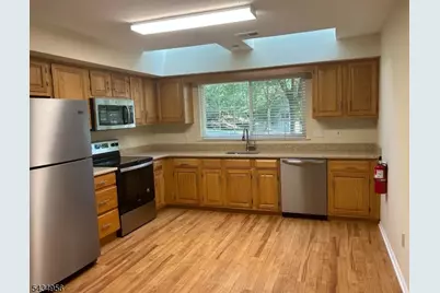 9 Evans Court, Bedminster Township, NJ 07921 - Photo 6