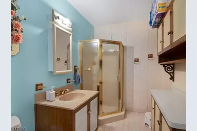 81 Hastings Ave, Nutley, NJ 07110 - Photo 14