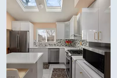 81 Hastings Ave, Nutley, NJ 07110 - Photo 10