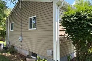 60 Meadowbrook Dr, Hillsborough Township, NJ 08844 - Photo 4