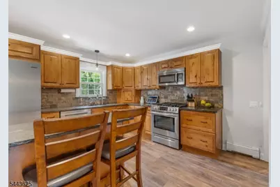 25 2nd Ave, Roseland, NJ 07068 - Photo 8