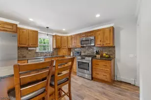 25 2nd Ave, Roseland, NJ 07068 - Photo 8