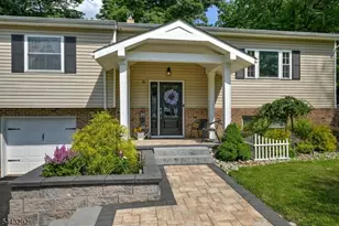 15 Camelot Dr, Mount Olive, NJ 07828 - Photo 2