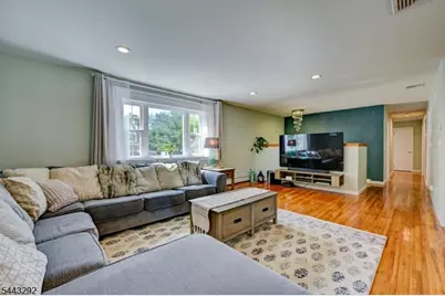 15 Camelot Dr, Mount Olive, NJ 07828 - Photo 4