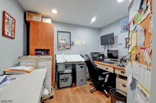 835 Colonial Arms Rd, Union Township, NJ 07083 - Photo 20