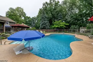 835 Colonial Arms Rd, Union Township, NJ 07083 - Photo 2