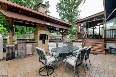 835 Colonial Arms Rd, Union Township, NJ 07083 - Photo 26