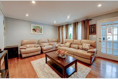 835 Colonial Arms Rd, Union Township, NJ 07083 - Photo 4