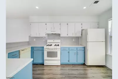 142 Harvest Lane, Lincoln Park, NJ 07035 - Photo 4