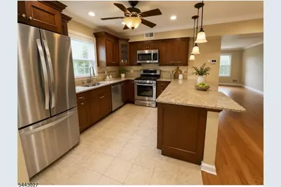 14 Yarmouth Ct, Scotch Plains Township, NJ 07076 - Photo 4