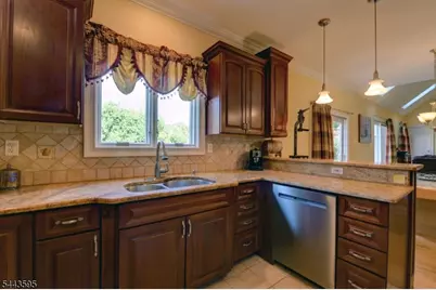 66 Boulevard, Pequannock Township, NJ 07440 - Photo 18