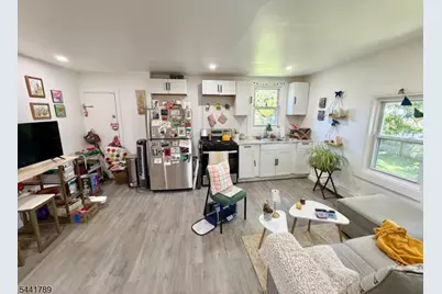 390 Apt5 Orange Rd #5, Montclair, NJ 07042 - Photo 2