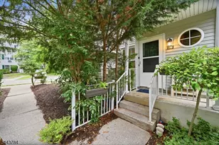 100 Chatfield Dr, Pequannock Township, NJ 07444 - Photo 6