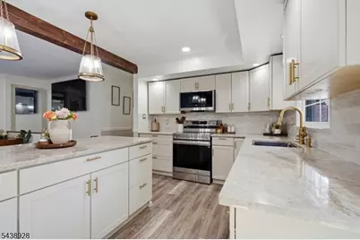 47 Summit Rd, Hamburg, NJ 07419 - Photo 2
