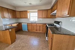 428 S 5th St, Elizabeth, NJ 07206 - Photo 2