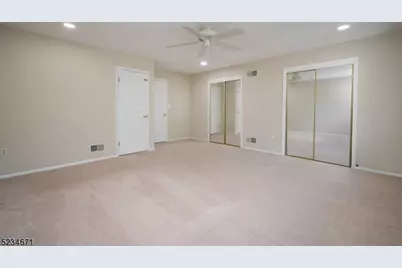 18 Guilford Ct, Parsippany, NJ 07950 - Photo 20