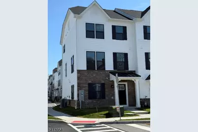 106 E Stiger St, Hackettstown, NJ 07840 - Photo 2