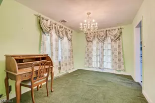 289 Hazel Pl, Union Township, NJ 07083 - Photo 8