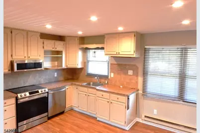 322 Richard Mine Rd. #R1, Rockaway Township, NJ 07885 - Photo 4