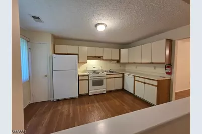 71 Drake Ln, Roxbury Township, NJ 07852 - Photo 4