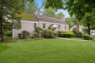 55 Tanglewood Dr, Summit, NJ 07901 - Photo 2