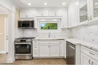 50 Lincoln Pl, Waldwick, NJ 07463 - Photo 8
