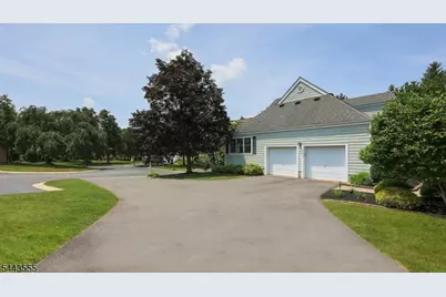 102 Mitchell Close, Hillsborough Township, NJ 08844 - Photo 4