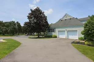 102 Mitchell Close, Hillsborough Township, NJ 08844 - Photo 4