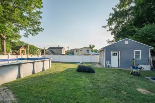73 Bergen Ave, Wanaque, NJ 07420 - Photo 4