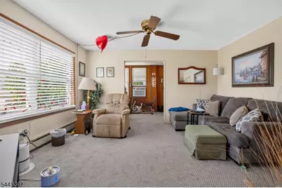 6 Crestwood Ct, Lincoln Park, NJ 07035 - Photo 2