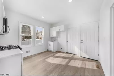 811 Jackson Ave, Linden, NJ 07036 - Photo 4