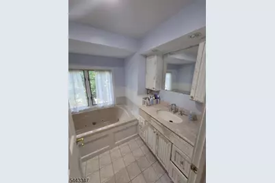 60 Washington Dr, Watchung, NJ 07069 - Photo 2
