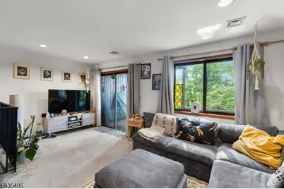 3 Port Royal Dr #3, Vernon, NJ 07462 - Photo 2