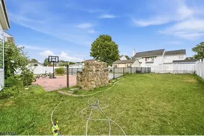 1316 Sassafras Ln, Monroe Township, NJ 08094 - Photo 2