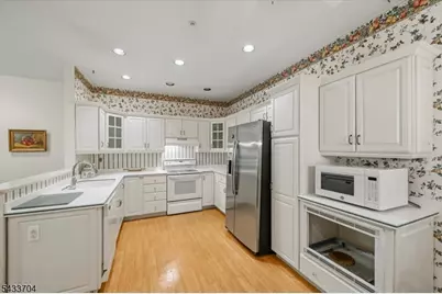 2 Richmond Road #302, West Milford, NJ 07480 - Photo 4