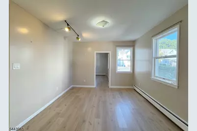 16 Walnut Ter, Bloomfield, NJ 07003 - Photo 2