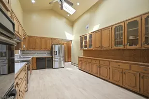 109 Fresh Ponds Rd, South Brunswick Township, NJ 08831 - Photo 12