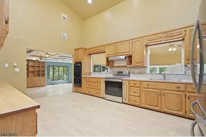 109 Fresh Ponds Rd, South Brunswick Township, NJ 08831 - Photo 6