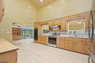109 Fresh Ponds Rd, South Brunswick Township, NJ 08831 - Photo 6