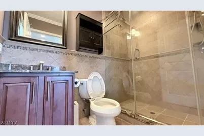 35 Orchard St, Elmwood Park, NJ 07407 - Photo 10