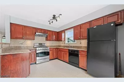 32 Cabot Way, Franklin Township, NJ 08823 - Photo 10