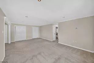 42-8 Woodedge Ave, Edison Twp., NJ 08817 - Photo 10