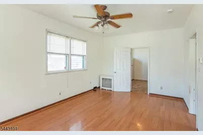 33 Butler St, Clifton, NJ 07011 - Photo 4