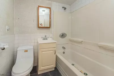 33 Butler St, Clifton, NJ 07011 - Photo 10