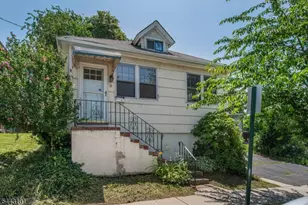 33 Butler St, Clifton, NJ 07011 - Photo 2
