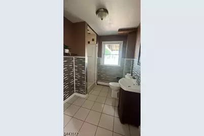 74 Roosevelt St, Pequannock Township, NJ 07440 - Photo 16